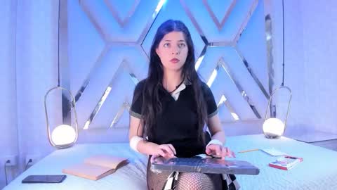    online show from November 21, 2025, 4:44 am