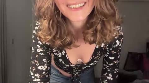 Leah Sparkles online show from March 23, 2026, 3:16 pm