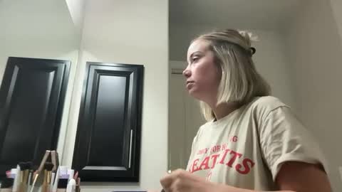 leanneluxecouple online show from September 11, 2025, 10:26 am