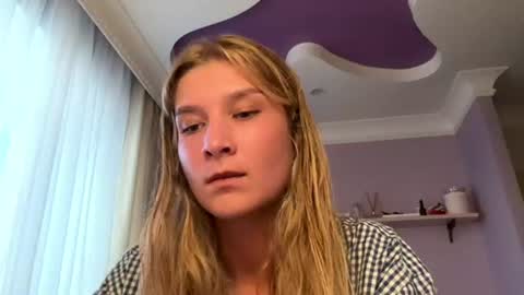 Snapshot of leantraugh chatting on June 17, 2026, 4:52 pm Taya online show from June 17, 2026, 4:52 pm