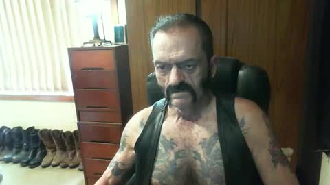 leathergreaser online show from January 2, 2025, 4:52 am