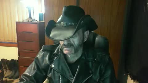 leathergreaser online show from April 15, 2026, 7:58 pm