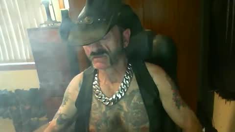 Snapshot of leathergreaser chatting on April 29, 2026, 2:04 am leathergreaser online show from April 29, 2026, 2:04 am
