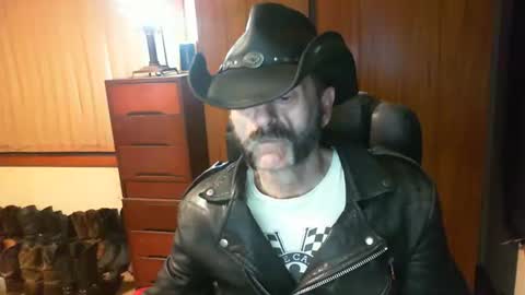Snapshot of leathergreaser chatting on May 21, 2026, 7:54 pm leathergreaser online show from May 21, 2026, 7:54 pm