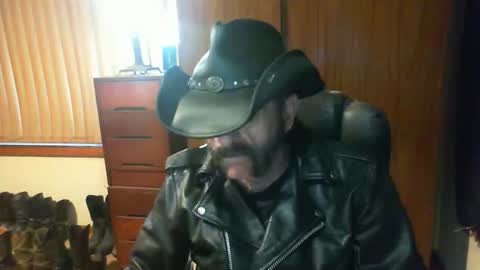 Snapshot of leathergreaser chatting on May 29, 2026, 8:51 pm leathergreaser online show from May 29, 2026, 8:51 pm