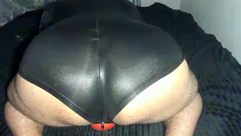 Snapshot of leatherman31 chatting on November 22, 2025, 2:16 pm leatherman31 online show from November 22, 2025, 2:16 pm