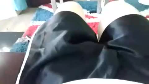 Snapshot of leatherpants68 chatting on June 10, 2026, 6:40 pm leatherpants68 online show from June 10, 2026, 6:40 pm