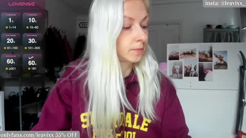 Snapshot of leavixx chatting on December 3, 2024, 3:11 pm LeaVixx online show from December 3, 2024, 3:11 pm