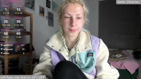 Snapshot of leavixx chatting on March 11, 2025, 8:31 pm LeaVixx online show from March 11, 2025, 8:31 pm