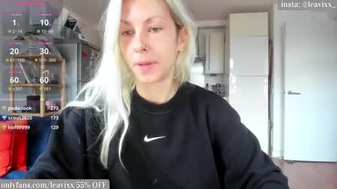 Snapshot of leavixx chatting on October 29, 2025, 10:17 am LeaVixx online show from October 29, 2025, 10:17 am