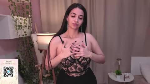 Snapshot of leeannepizzini chatting on May 12, 2026, 7:11 pm Jasmine online show from May 12, 2026, 7:11 pm