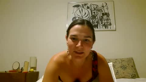 leela luna online show from June 5, 2026, 3:24 am