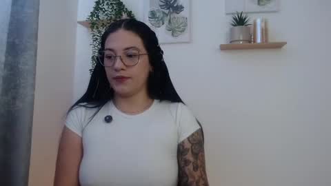 Snapshot of leena_rosee chatting on May 30, 2026, 2:03 pm leena_rosee online show from May 30, 2026, 2:03 pm