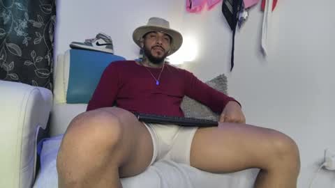 leenar_key online show from February 3, 2025, 2:45 pm