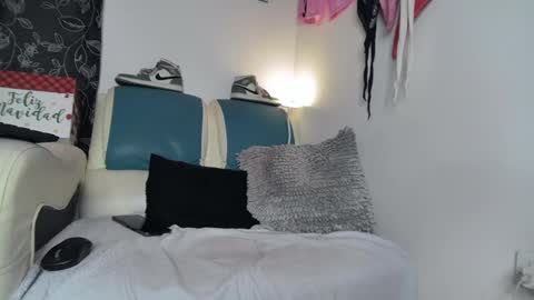 leenar_key online show from March 1, 2025, 10:42 pm