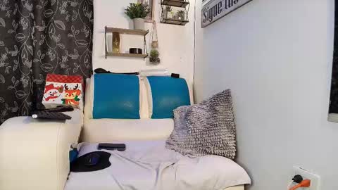 leenar_key online show from October 1, 2025, 1:55 am