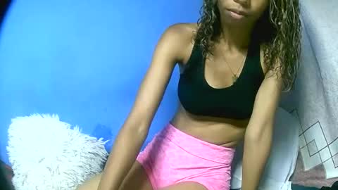 Snapshot of leeromi chatting on February 19, 2026, 2:46 pm leeromi online show from February 19, 2026, 2:46 pm