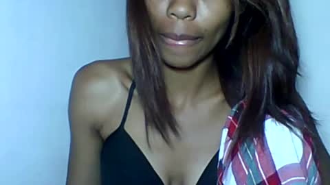 Snapshot of leeromi chatting on June 12, 2026, 6:18 pm leeromi online show from June 12, 2026, 6:18 pm