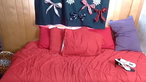 Leesdesires online show from December 8, 2024, 5:22 pm