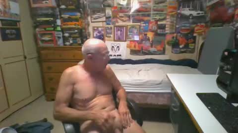 Snapshot of leezamm1132 chatting on April 24, 2026, 9:01 am leezamm1132 online show from April 24, 2026, 9:01 am