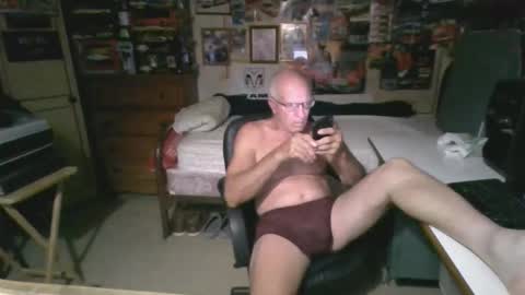 Snapshot of leezamm1132 chatting on May 17, 2026, 2:42 am leezamm1132 online show from May 17, 2026, 2:42 am