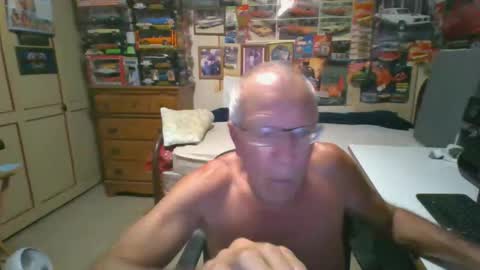 Snapshot of leezamm1132 chatting on May 21, 2026, 9:27 am leezamm1132 online show from May 21, 2026, 9:27 am