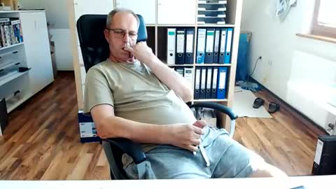 Snapshot of lefti27 chatting on June 23, 2026, 3:43 pm Dave online show from June 23, 2026, 3:43 pm