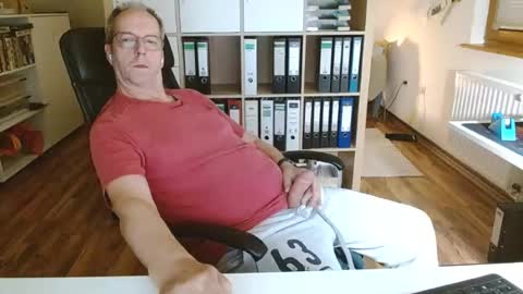Snapshot of lefti27 chatting on July 22, 2026, 9:39 pm Dave online show from July 22, 2026, 9:39 pm