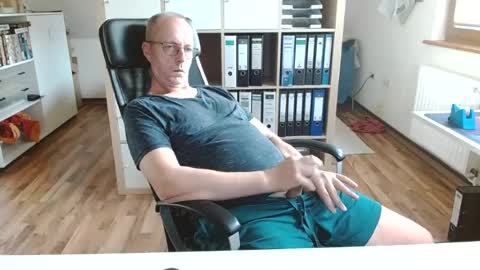 Snapshot of lefti27 chatting on July 25, 2026, 6:16 pm Dave online show from July 25, 2026, 6:16 pm