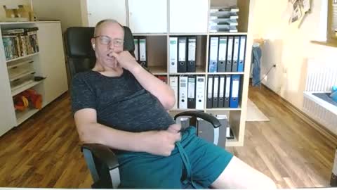 Snapshot of lefti27 chatting on July 26, 2026, 9:43 pm Dave online show from July 26, 2026, 9:43 pm