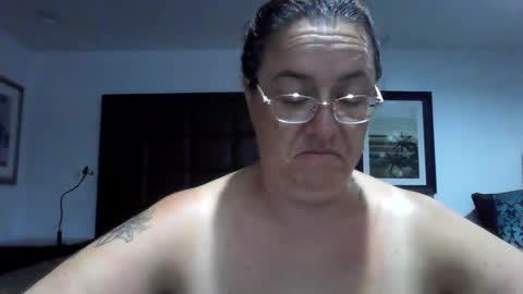Snapshot of legendslegendarylady chatting on May 24, 2026, 8:52 am LegendsLegendaryLady online show from May 24, 2026, 8:52 am