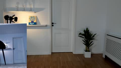 Snapshot of legswattitude chatting on December 7, 2024, 2:24 pm Elle online show from December 7, 2024, 2:24 pm