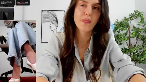 Snapshot of legswattitude chatting on January 30, 2025, 1:53 pm Elle online show from January 30, 2025, 1:53 pm