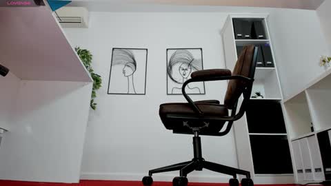 Snapshot of legswattitude chatting on March 12, 2025, 8:51 am Elle online show from March 12, 2025, 8:51 am