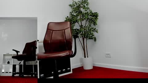 Snapshot of legswattitude chatting on September 12, 2025, 6:13 am Elle online show from September 12, 2025, 6:13 am