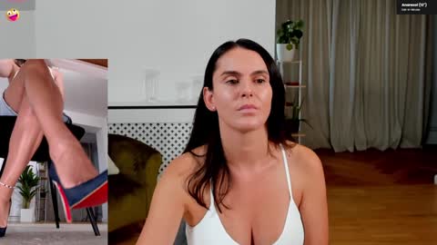 Snapshot of legswattitude chatting on September 14, 2025, 1:54 pm Elle online show from September 14, 2025, 1:54 pm