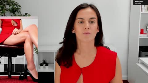 Snapshot of legswattitude chatting on September 22, 2025, 10:17 am Elle online show from September 22, 2025, 10:17 am