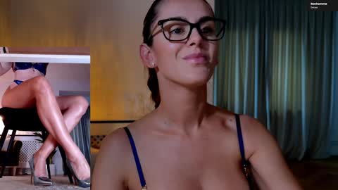 Snapshot of legswattitude chatting on October 19, 2025, 2:29 pm Elle online show from October 19, 2025, 2:29 pm