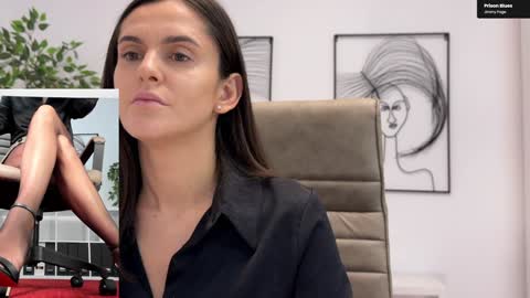 Snapshot of legswattitude chatting on November 18, 2025, 7:57 am Elle online show from November 18, 2025, 7:57 am