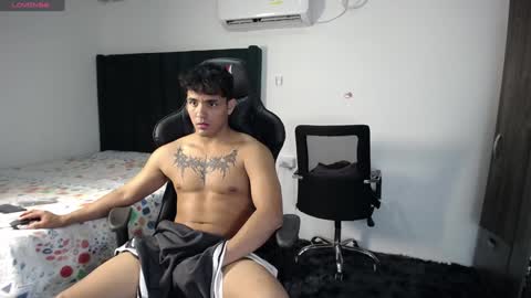  Lei  online show from January 5, 2025, 11:33 pm