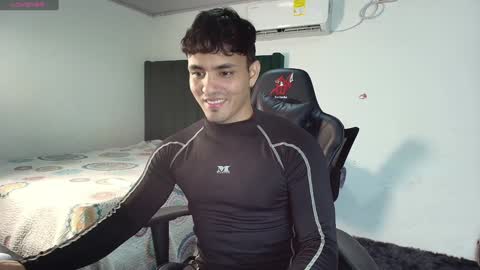  Lei  online show from February 9, 2025, 1:11 am