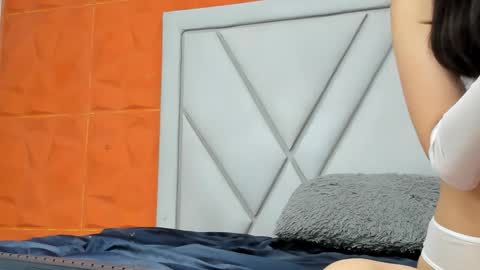 Snapshot of leia_cooper chatting on December 22, 2025, 11:29 am leia_cooper online show from December 22, 2025, 11:29 am