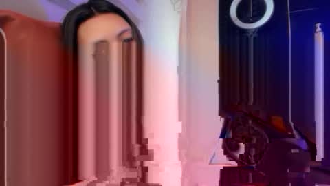 Leiah online show from April 7, 2026, 5:08 am