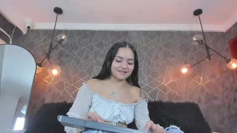 LEIGH ANGELS online show from June 3, 2026, 10:15 pm