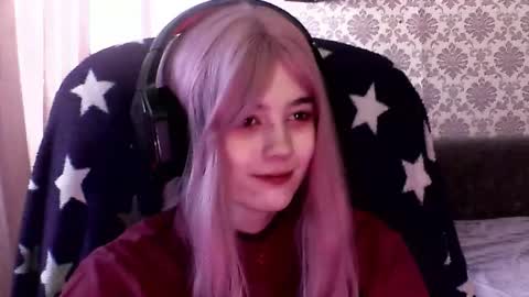 Snapshot of leigharedcross chatting on February 8, 2026, 5:44 am Viola online show from February 8, 2026, 5:44 am