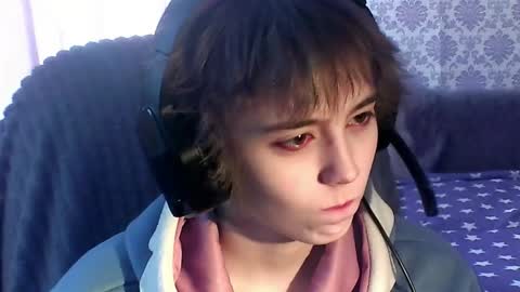 Snapshot of leigharedcross chatting on February 13, 2026, 6:20 am Viola online show from February 13, 2026, 6:20 am