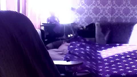 Snapshot of leigharedcross chatting on February 15, 2026, 7:51 am Viola online show from February 15, 2026, 7:51 am