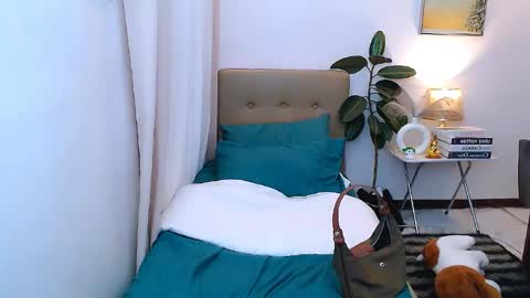 Cailey online show from June 8, 2026, 11:38 pm