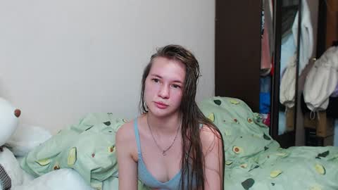 Snapshot of leila_bambi_ chatting on January 19, 2025, 11:21 pm leila_bambi_ online show from January 19, 2025, 11:21 pm