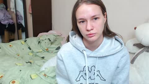 Snapshot of leila_bambi_ chatting on January 21, 2025, 3:37 am leila_bambi_ online show from January 21, 2025, 3:37 am